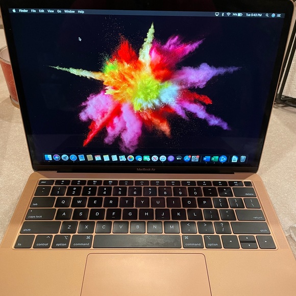 COPY - 13”3 Macbook Air Rosegold 8GB and Magic mouse 2 included!!!